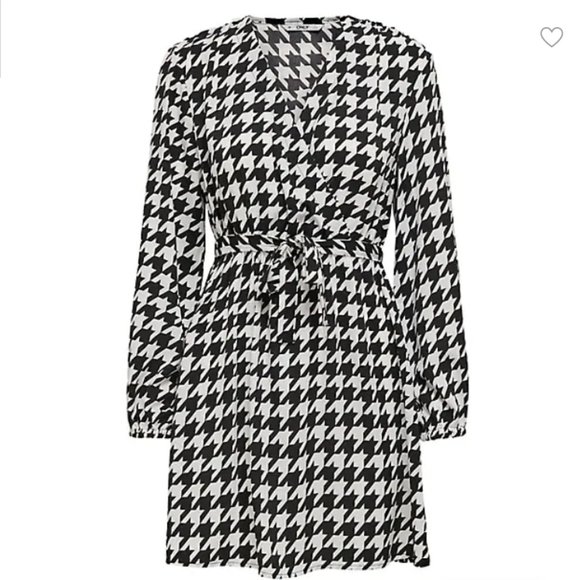 NWT ONLY Houndstooth Printed Dress size M - Picture 1 of 4